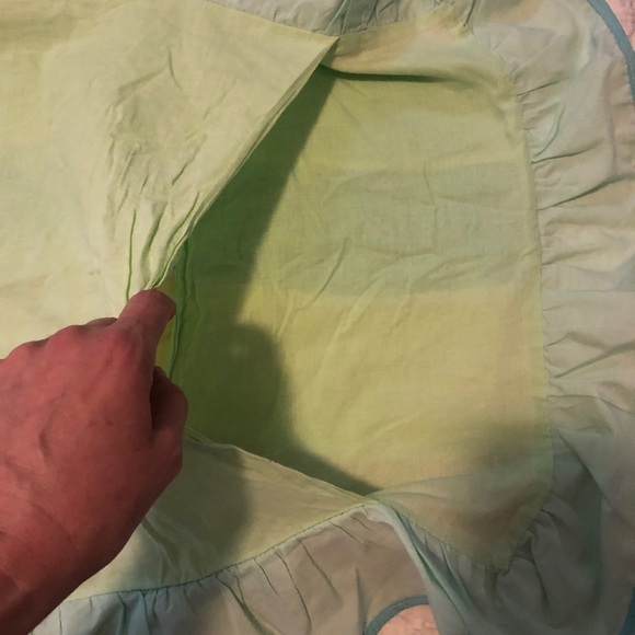 Pretty Pastel 80’s Ruffled Pillowcase - Picture 4 of 4